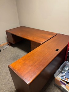 lot 357 image: Office Desks