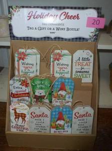Display unit with wooden gift tags
