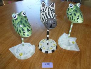 3 animal eyeglass holders - new condition