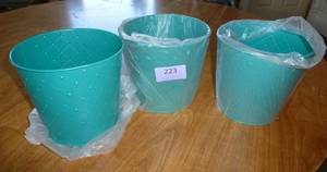 3 metal planters 7 inch