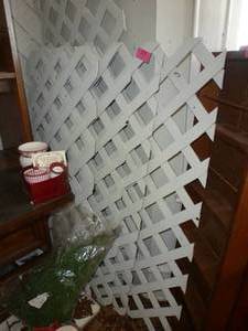 7 pieces of lattice removed from walls