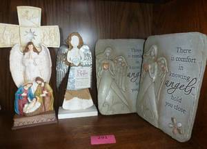 Religious figures and 2 plaques