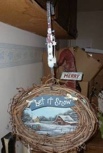 3 holiday wall hangings