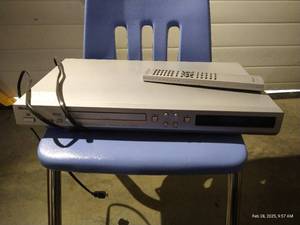 lot 6 image: Memorex DVD Player