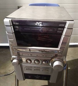 lot 17 image: JVC CD Player