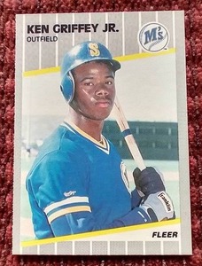 lot 95 image: 1989 Fleer Ken Griffey Jr Rookie Card