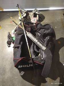 lot 150 image: Hockey Lot - Bag, Sticks, Pads, Accessories