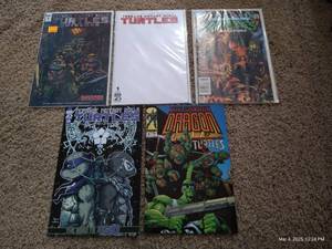 lot 262 image: (5) Teenage Mutant Ninja Turtles Comics - (2) #1s