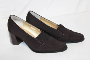 lot 23 image: Pair of Charles Jourdan Womens Heeled Loafers Size 8M