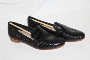 lot 27 image: Pair of Womens Black Leather Loafers Size 8.5