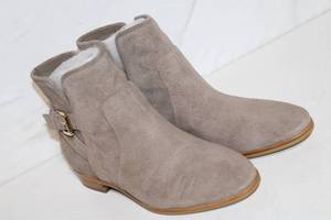 lot 29 image: Michael Kors Womens Suede Ankle Boots - Size 8.5 M