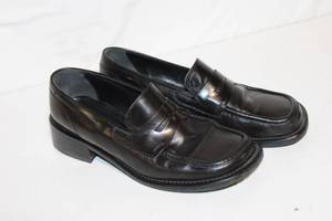 lot 34 image: Pair of Black Leather Loafers by Joan & David, Size 38.5