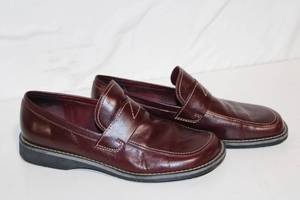 lot 41 image: Franco Sarto Maroon Leather Mens Loafers Size 8.5M