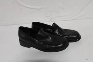lot 61 image: Mens Franco Arno Black Leather Loafers Size 8.5M