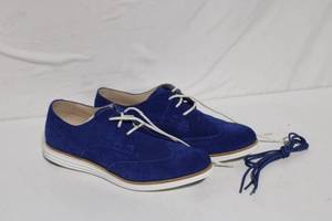 lot 62 image: Cole Haan Womens Lunargrand Blue Suede Oxfords - Size 8.5