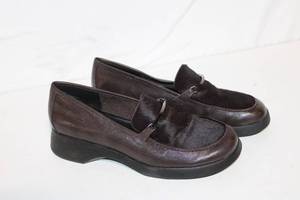 lot 66 image: Womens Dark Brown Slip-On Loafers with Patent Finish - Size 7.5