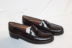 lot 68 image: G.H. Bass & Co. Mens Casell Burg Brush Loafers Size 8 M