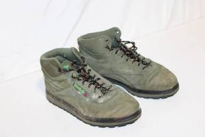 lot 69 image: Reebok Green Hiking Boots, Size 39