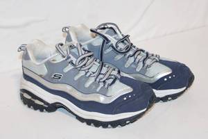 lot 74 image: Pair of Skechers Sport Sneakers Size 8.5 Mens