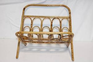 lot 106 image: Vintage Bamboo Magazine Rack