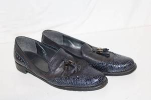 lot 114 image: Pair of Mens Black Leather and Snakeskin Pattern Loafers