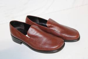lot 116 image: Mens Brown Leather Loafers Size 13M