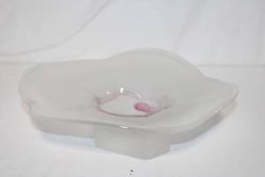 lot 153 image: Abstract Art Glass Centerpiece with Pink Accent