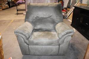 lot 162 image: Comfortable Gray Recliner Chair with Armrests