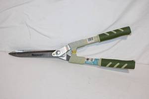 lot 185 image: Madworks Hedge Shears with Green Handles