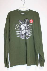 lot 213 image: XL Rags of Honor Dont Tread On Me Long Sleeve Shirt