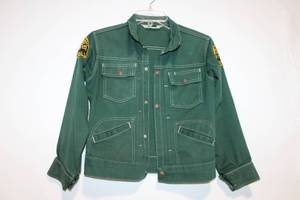 lot 247 image: Vintage 1979-1980 Fridley Youth Football Sports Jacket with Patches