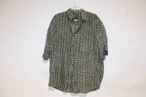 lot 250 image: Bruno B 100% Silk Shirt, Size Large, Made in China
