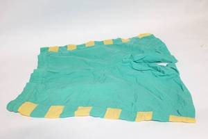 lot 406 image: Vintage Generra Carnival Resort Island Mens Shorts Size L