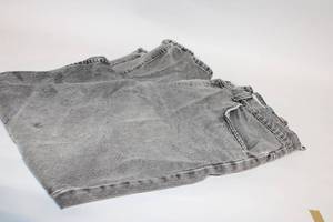 lot 424 image: Used Gray Denim Jeans W38 L32