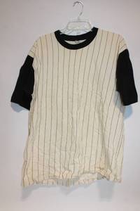 lot 426 image: Large Vintage Black and White Striped T-Shirt