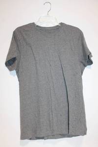 lot 427 image: Sean John Mens Large Gray T-Shirt