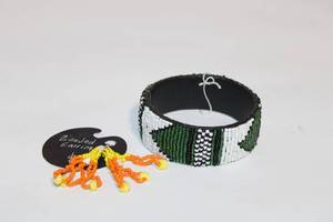 lot 440 image: Beaded Wristband and Earring Set