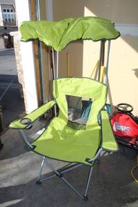 lot 6 image: Portable Green Camping Chair with Canopy and Cup Holder