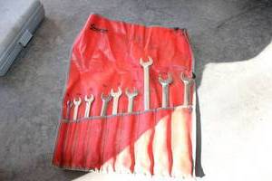 lot 38 image: Vintage Snap-on Wrench Set with Red Tool Roll