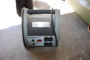 lot 40 image: DieHard Portable Power 1150 with Integrated Light and Display
