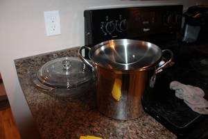 lot 76 image: Stainless Steel Stock Pot with Glass Lid