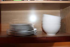 lot 78 image: Set of 6 White Dinner Plates and 6 Matching Bowls