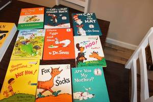 lot 100 image: Collection of 10 Dr. Seuss Beginner Books