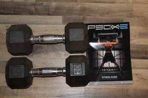 lot 101 image: Pair of 20lb Hex Dumbbells with P90X2 Fitness Guide