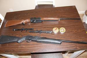 lot 108 image: Daisy Powerline 880 Air Rifle Set with Scopes and Pellets