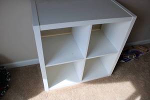 lot 125 image: White 4-Cube Storage Organizer Shelf