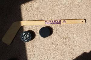 lot 131 image: Minnesota State Mankato Mini Hockey Stick and Pucks Set