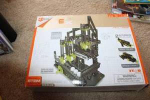lot 132 image: HEXBUG VEX Robotics Pick & Drop Ball Machine STEM Kit