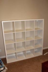 lot 135 image: White 16-Cube Organizer Shelf Unit
