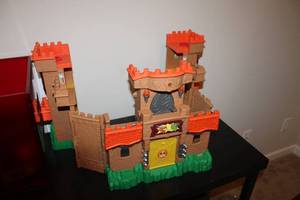 lot 142 image: Castle Playset with Accessories
